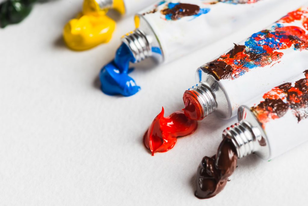 Malarstwo dawne i współczesne – dlaczego galerie chętnie to skupują?